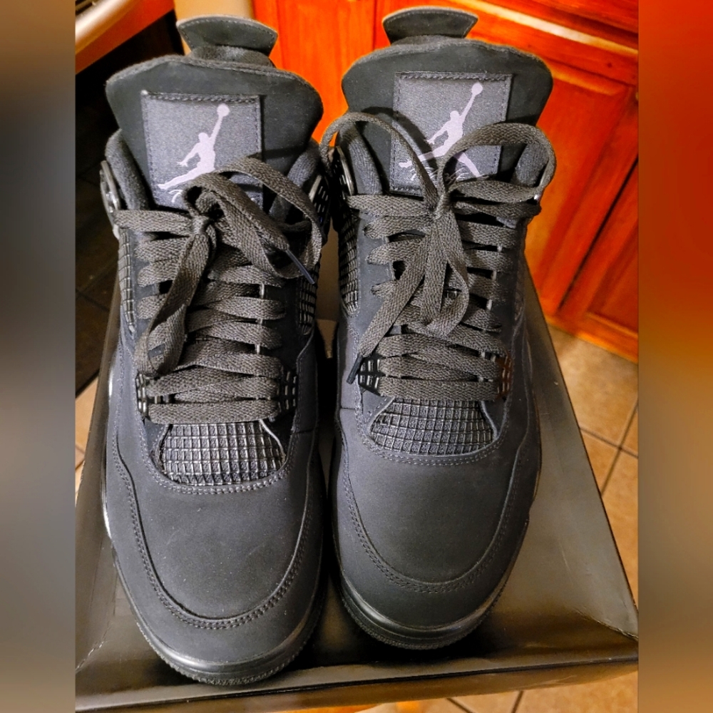 AIR JORDAN RETRO 4
